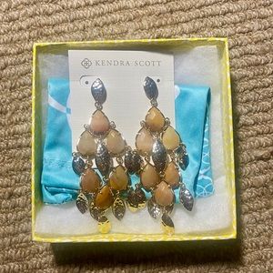 COPY - Kendra scott dangle earrings
